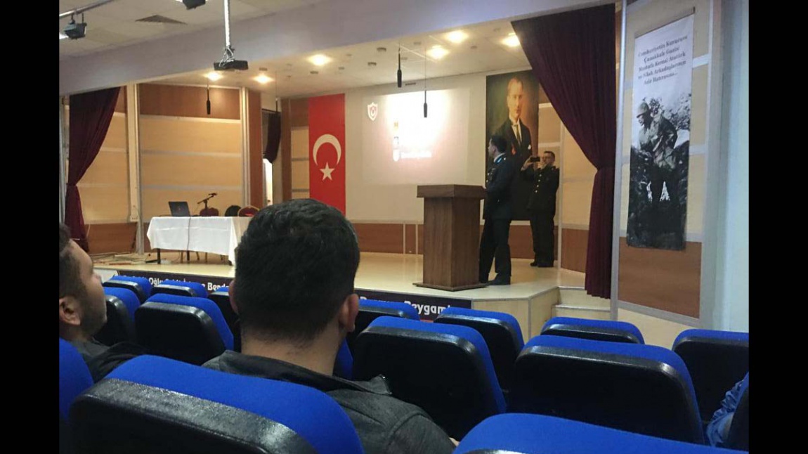 Öğrencilerimize Milli Savunma Üniversitesi Tanıtım Semineri Verildi.