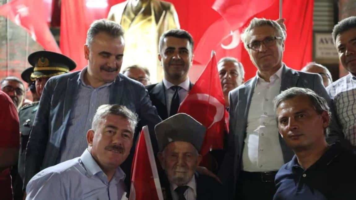 Edremit'te 15 Temmuz Demokrasi ve Milli Birlik Günü Coşkuyla Kutlandı.